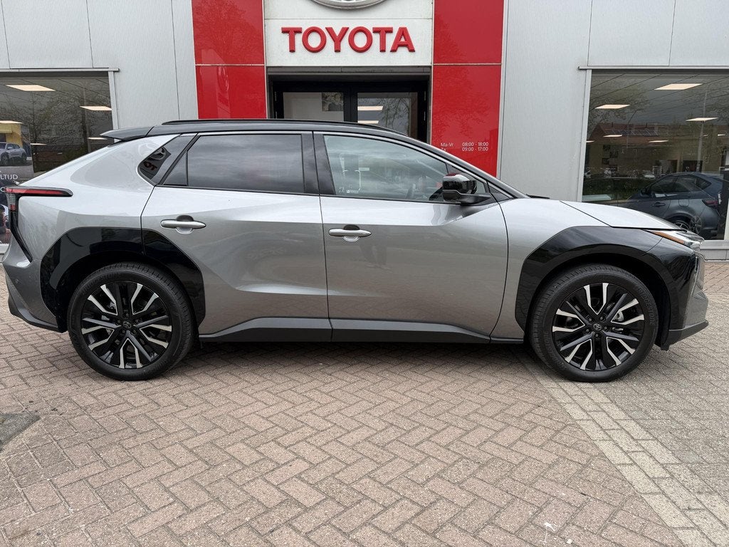 Toyota bZ4X Executive AWD 73 kWh, Auto's, Toyota, Gebruikt, Zwart, Adaptive Cruise Control, Origineel Nederlands