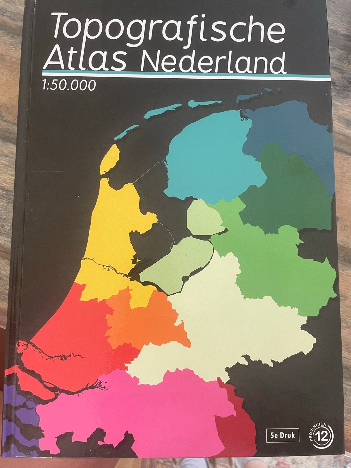 Topografische Atlas Nederland 1:50.000 - 5e Druk, Boeken, Overige atlassen, 2000 tot heden, Ophalen of Verzenden, Zo goed als nieuw