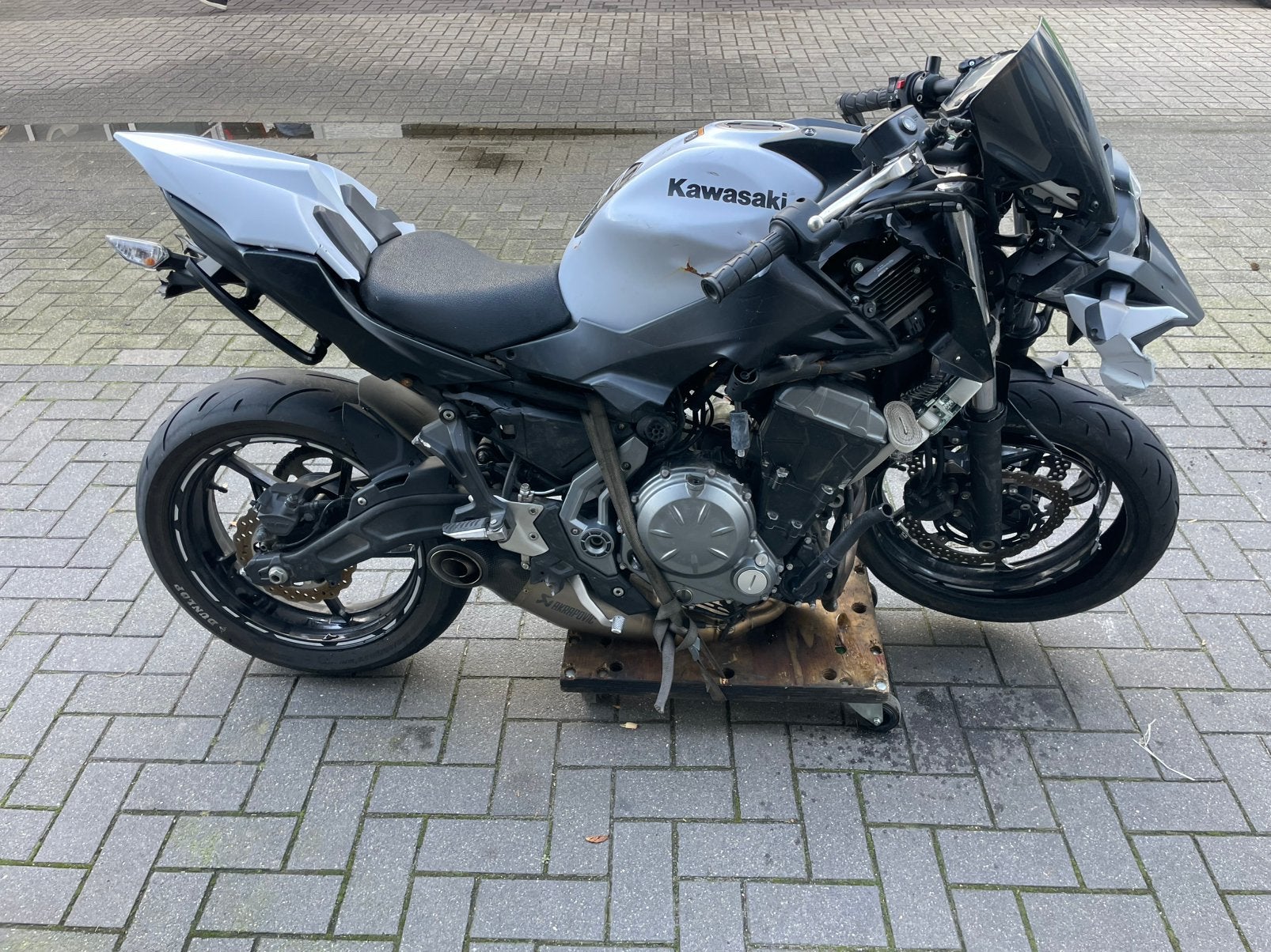 Alle onderdelen schade Kawasaki Z650  Z 650 2019 Akrapovic, Motoren, Ophalen, Gebruikt
