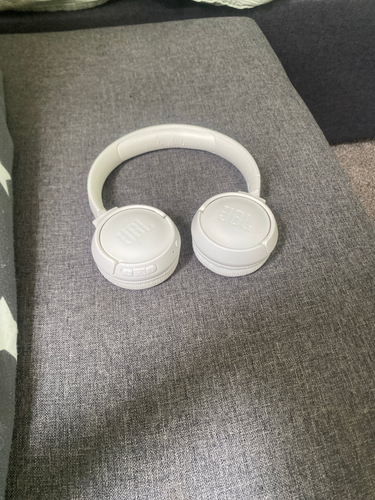 JBL koptelefoon - Goede staat, inclusief twee opladers, Audio, Tv en Foto, Koptelefoons, Ophalen, Wit, JBL, Draadloos