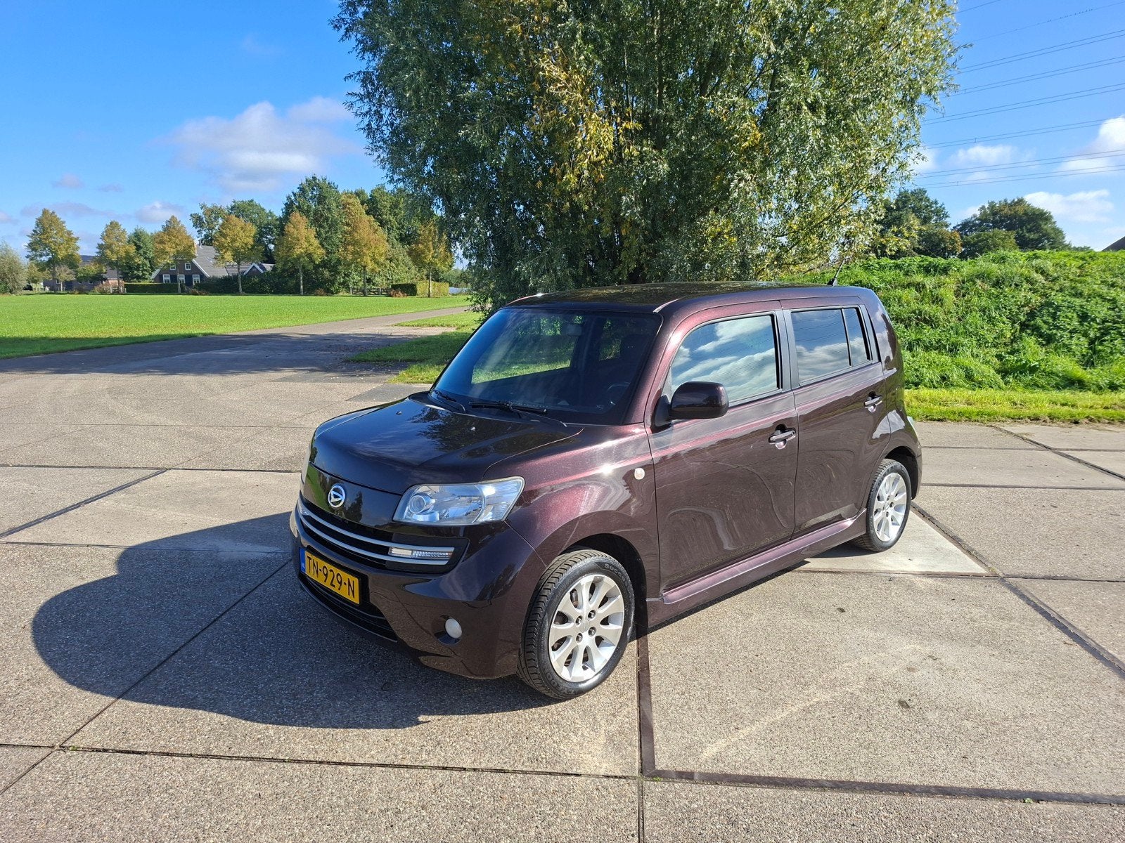 Daihatsu Materia 1.5 2011 Rood, Voorwielaandrijving, Stof, 40 €/maand, Handgeschakeld