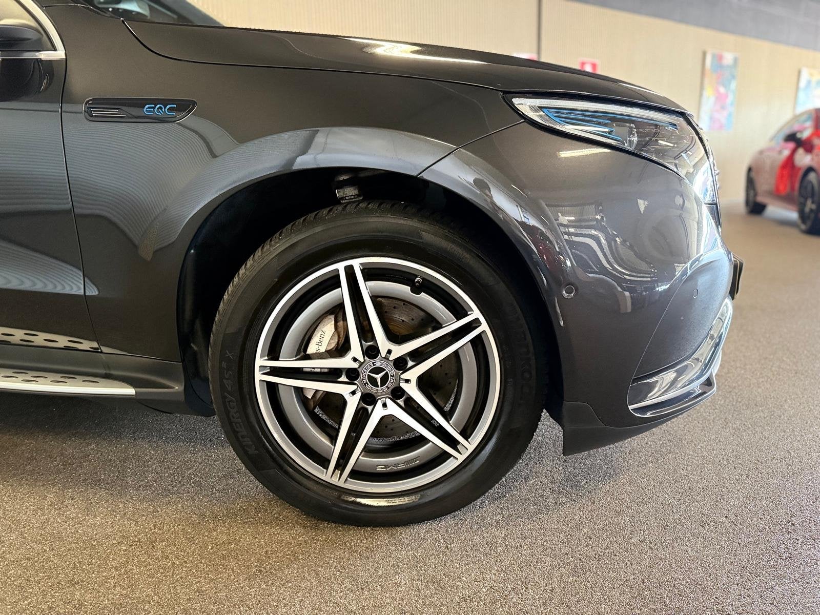 Mercedes-Benz EQC 400 4 Matic 80 kWh AMG STYLING-SOH 94%-SCH, Auto's, Zwart, 380 km, Origineel Nederlands, Vierwielaandrijving