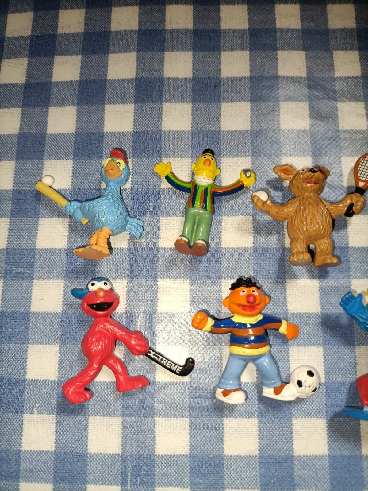 Sesamstraat poppetjes sport leuk voor op de taart, Ophalen of Verzenden, Zo goed als nieuw