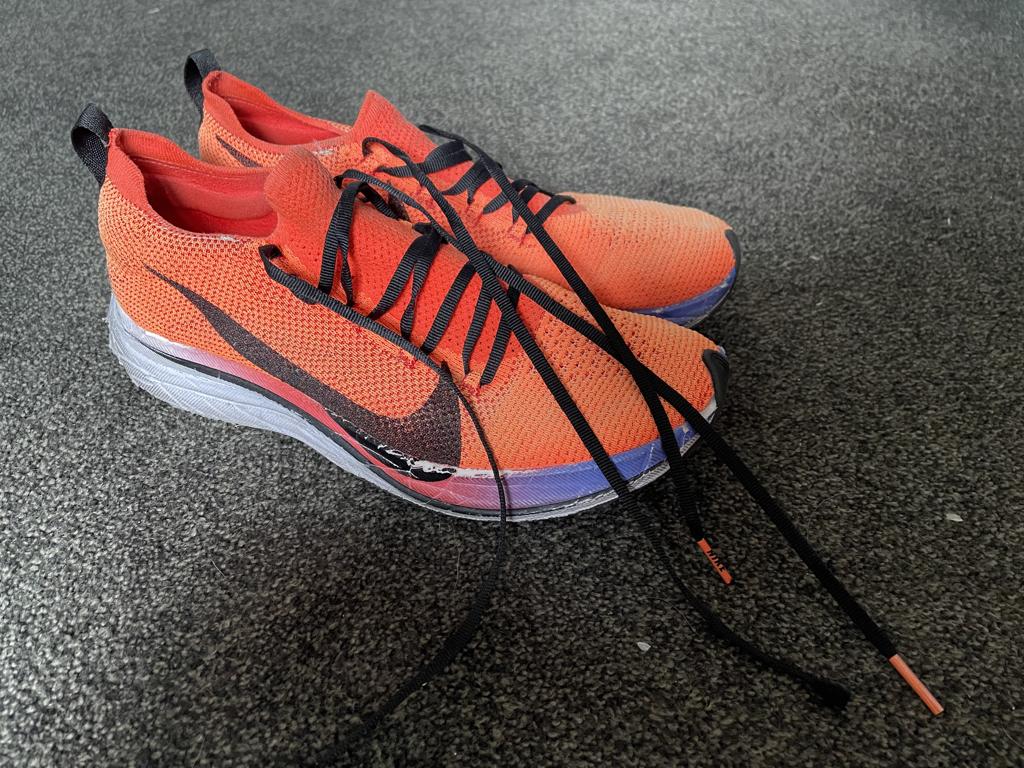 Nike Vaporfly 4% FlyKnit, Kleding | Heren, Schoenen, Zo goed als nieuw, Sportschoenen, Overige kleuren, Ophalen of Verzenden