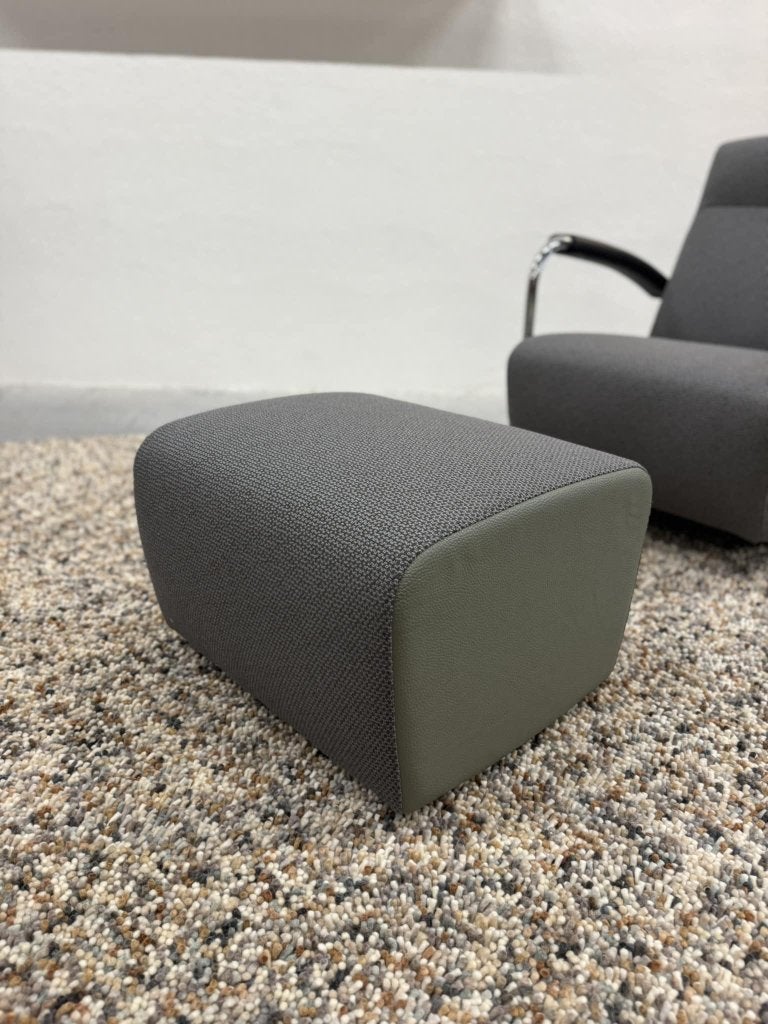 Nieuw Leolux Scylla Fauteuil hoge Rug Design Stoel Poef, Leolux, Info@leolux.nl, Nieuw, 75 tot 100 cm