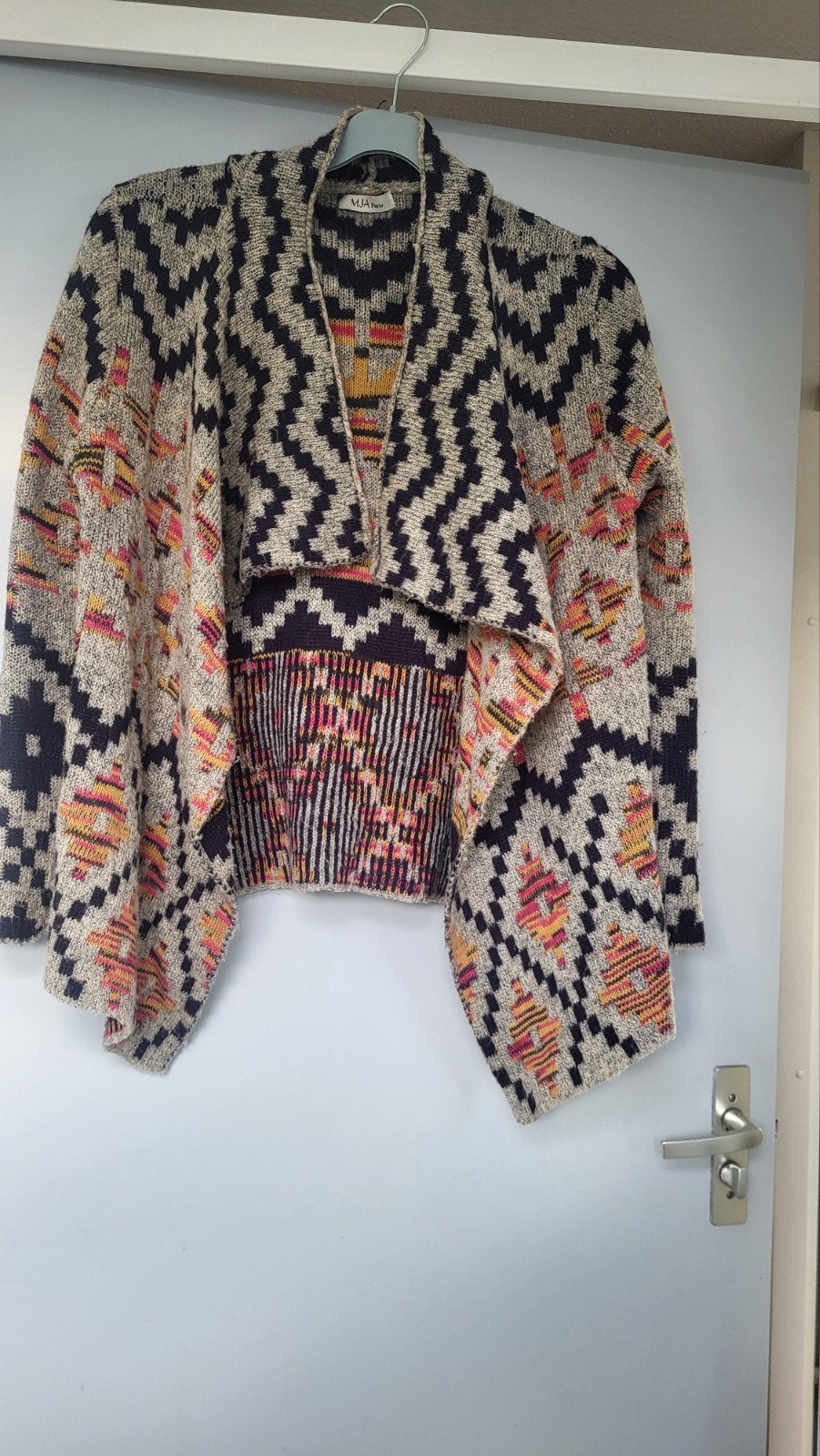 MJA Paris Aztec vest cardigan - Boho print - €5, Kleding | Dames, Ophalen, Zo goed als nieuw, Maat 38/40 (M)