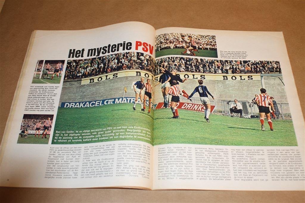 Voetbal 68. Speciale uitgave weekblad Nieuwe Revu., Ophalen of Verzenden, Gelezen, Watersport en Hengelsport