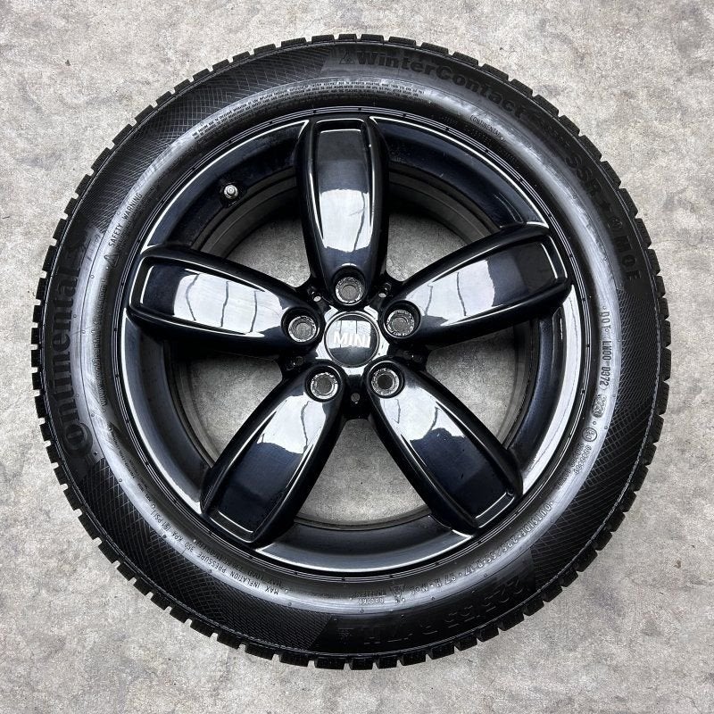 17 inch originele velgen + winterbanden MINI Countryman F60, Auto-onderdelen, Gebruikt, -, -, Banden en Velgen