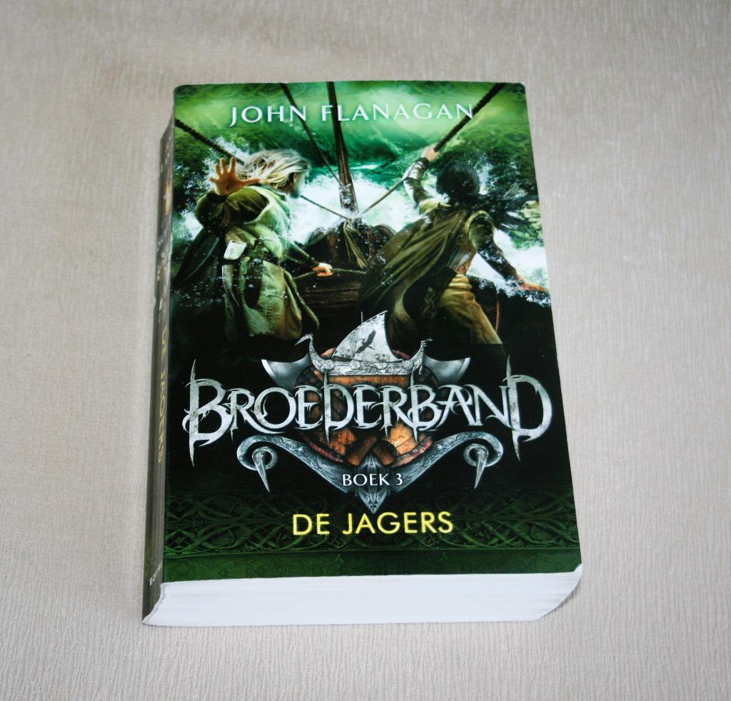 Broederband - Deel 3, Boeken, Ophalen of Verzenden, Gelezen, John Flanagan