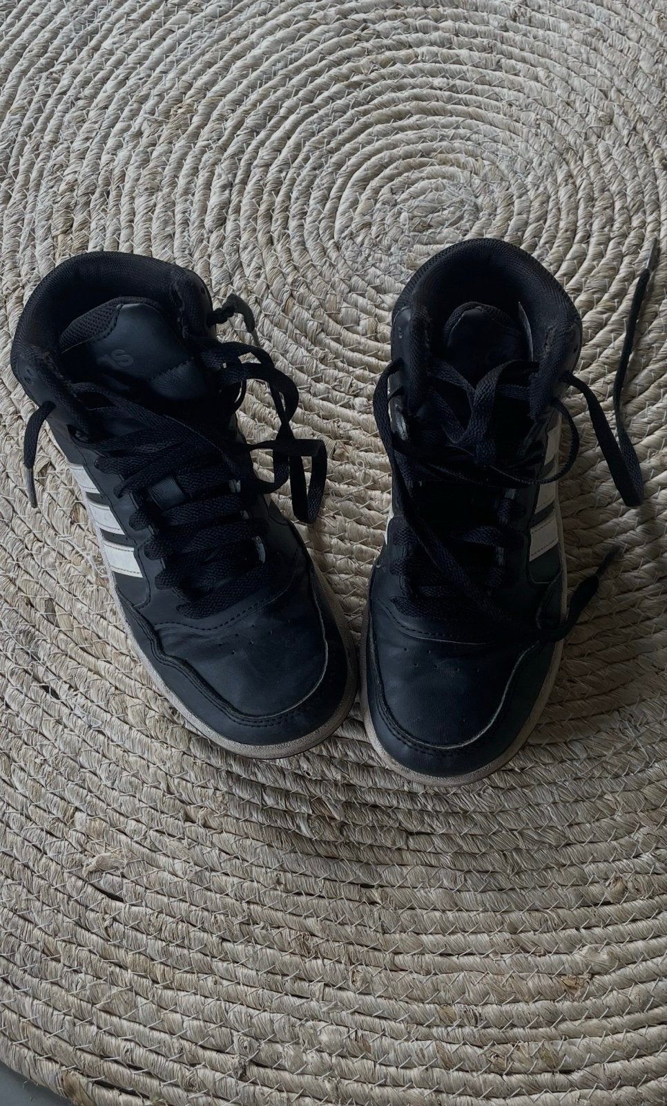 Nette Adidas sneakers maat 33, Ophalen of Verzenden, Gebruikt, Jongen of Meisje, Sportschoenen