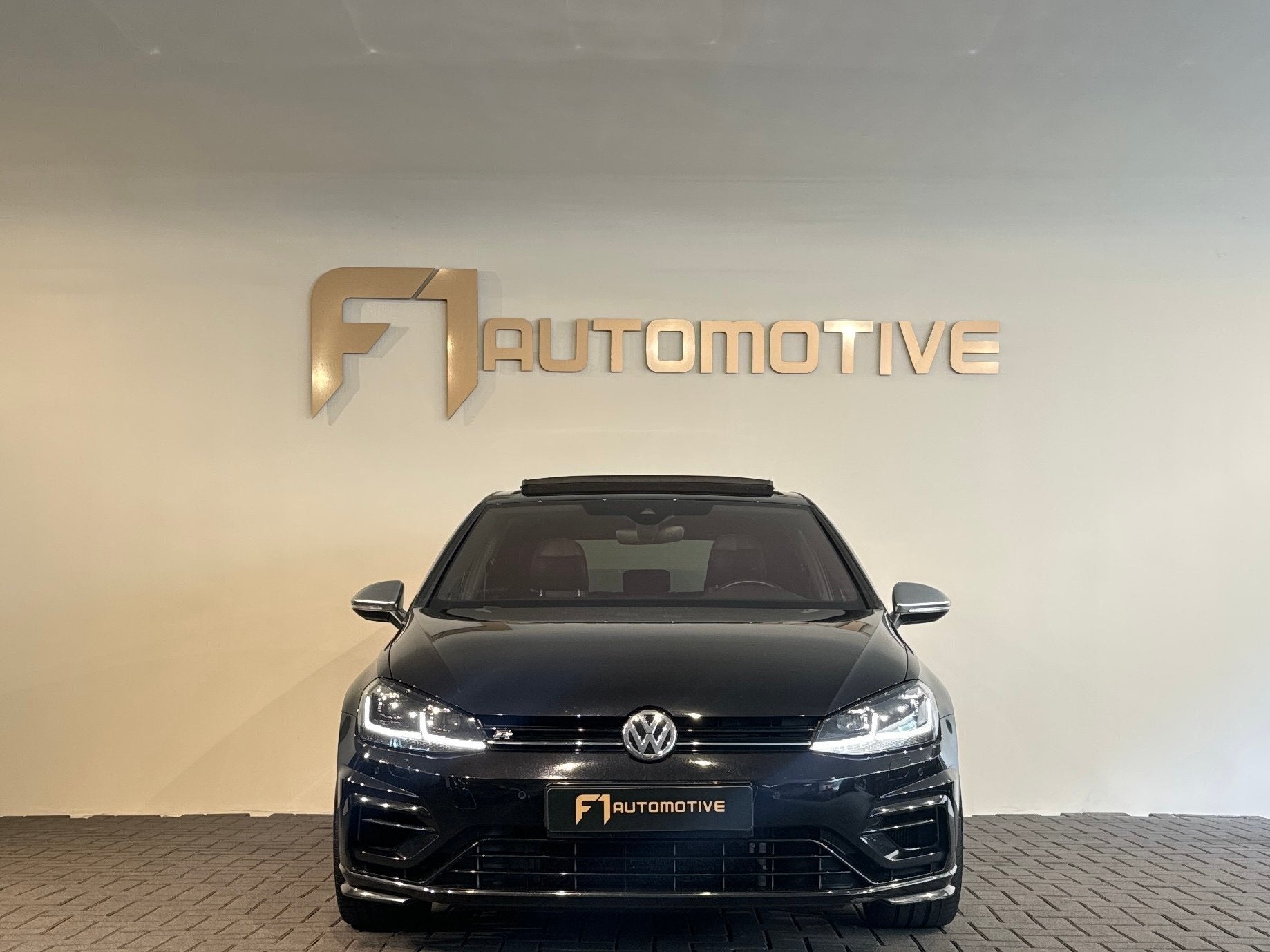 Volkswagen Golf 2.0 TSI 4Motion R Pano|Dynaudio|BlindSpot|AC, Automaat, Gebruikt, Euro 6, 4 cilinders