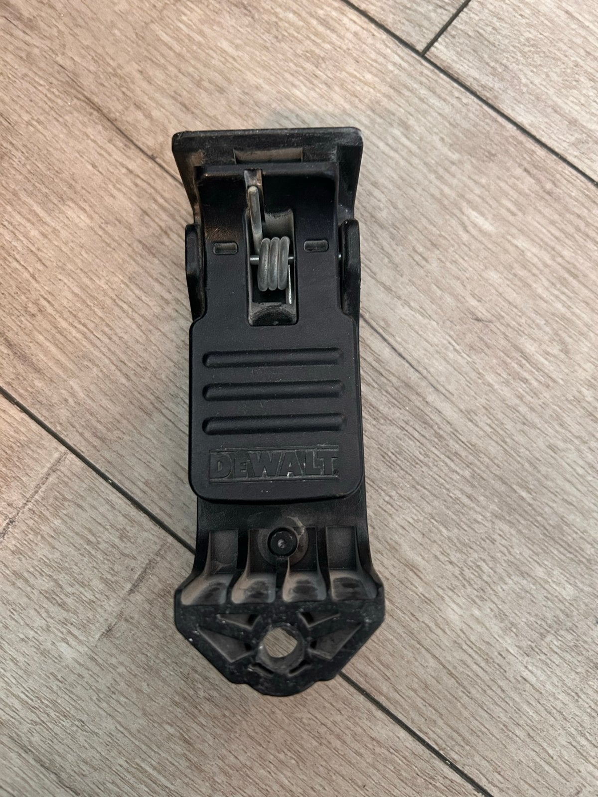Wandhouder voor Dewalt kruislaser - Handig accessoire, Ophalen, Gebruikt
