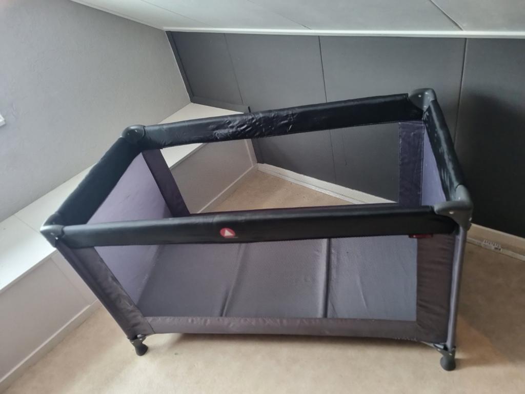 Topmark campingbedje, Ophalen, Gebruikt, Reisbedje