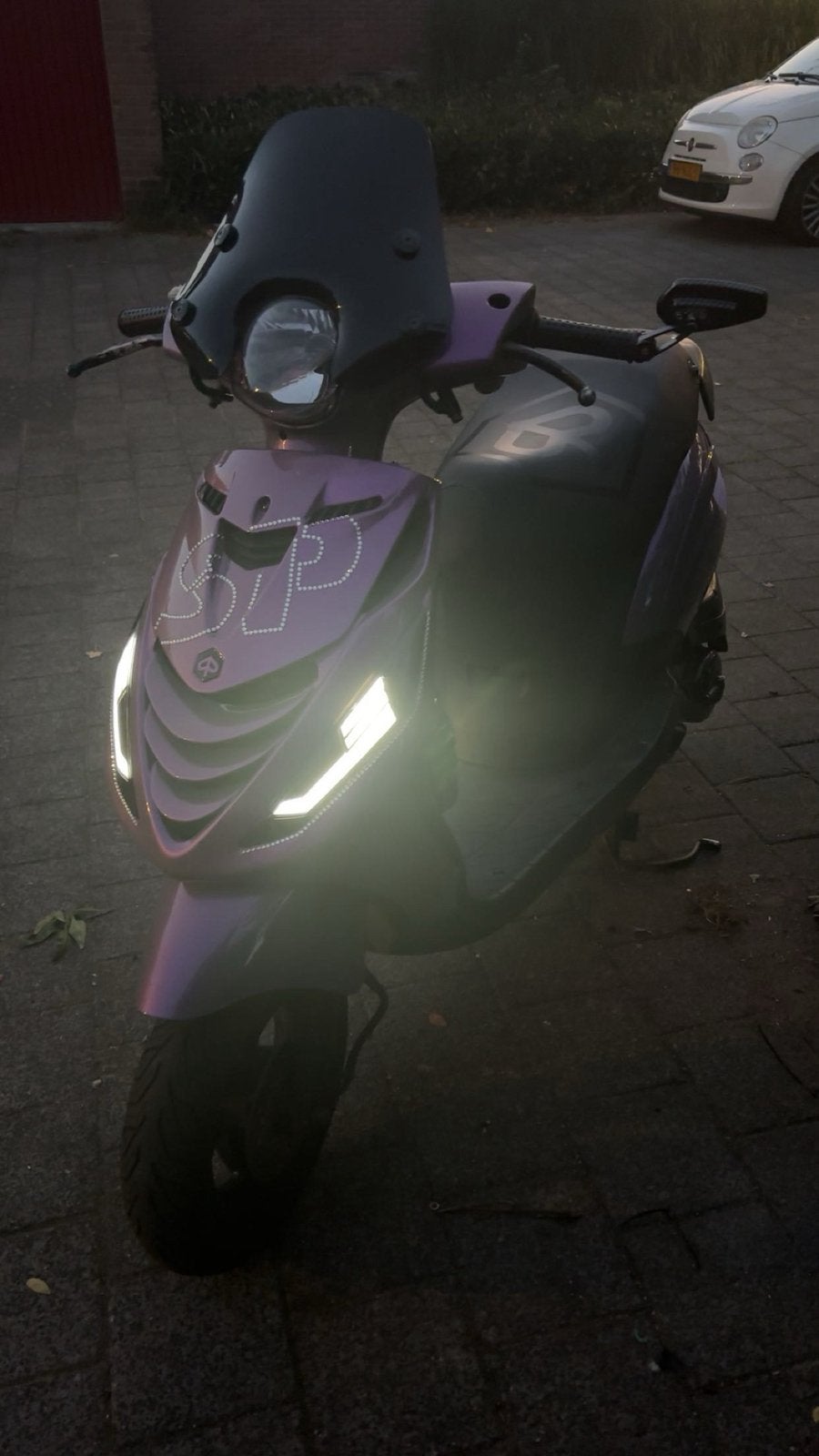 Zip 4t 2v 50cc  purple/gray, Ophalen, Maximaal 45 km/u, Zip, Zo goed als nieuw