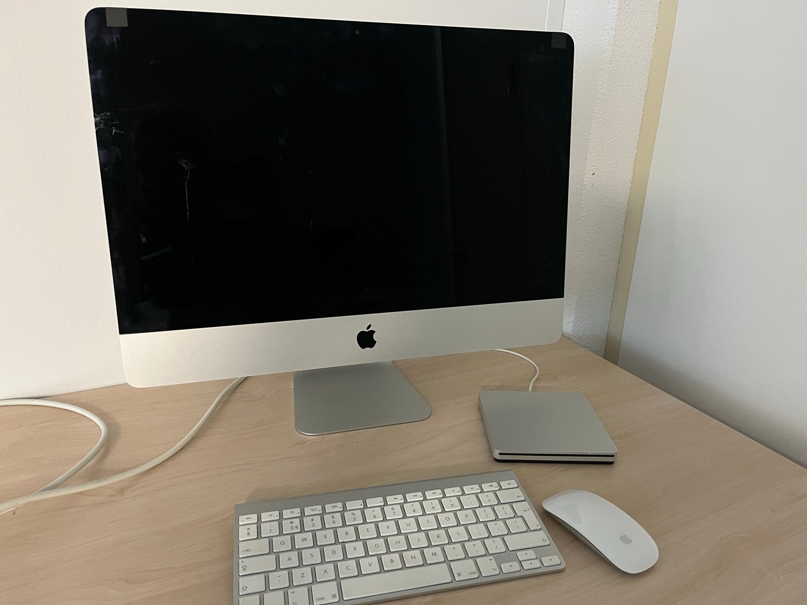 Apple iMac (21.5-inch, Late 2013) - 16GB RAM, 480GB SSD, Computers en Software, Ophalen, Gebruikt, 2 tot 3 Ghz, SSD