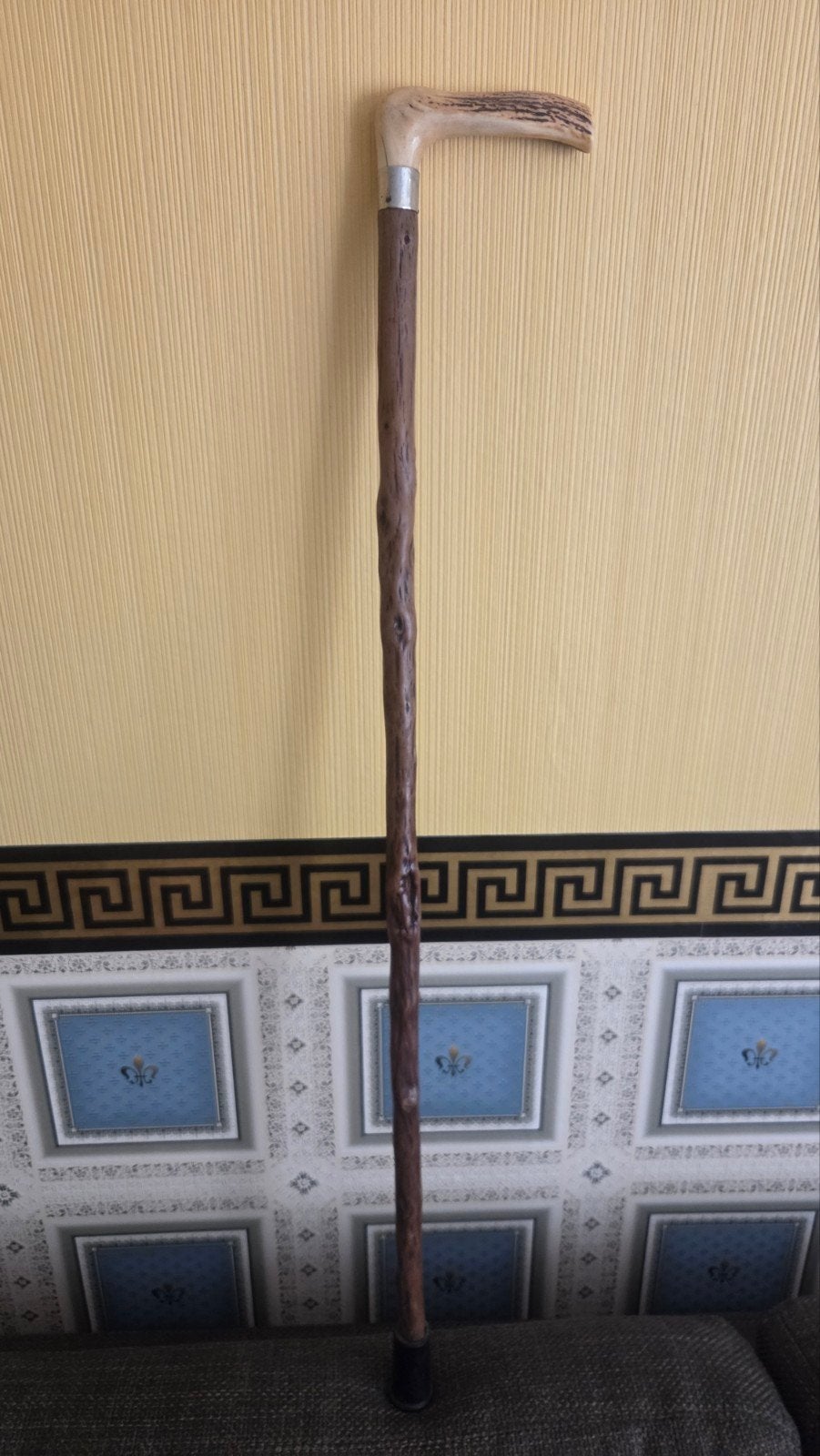 Wandelstok van bot en hout, Ophalen