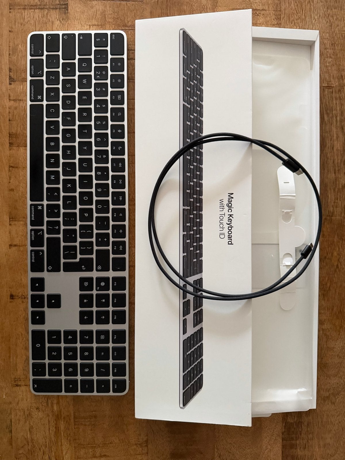 Apple Magic Keyboard met Touch ID en numeriek gedeelte, Computers en Software, Toetsenborden, Ophalen, Zo goed als nieuw, Draadloos