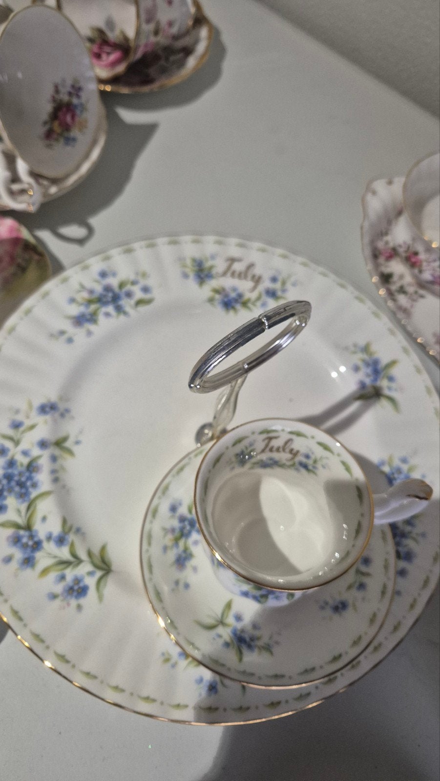 Setje royal Albert  july, Ophalen
