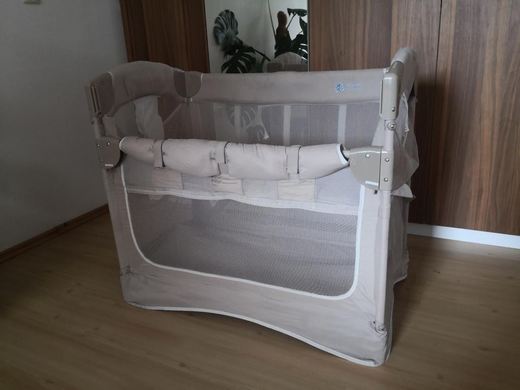 Inklapbare cosleeper van Arm's Reach, Kinderen en Baby's, Babywiegjes en Ledikanten, Ophalen, Gebruikt, Wieg