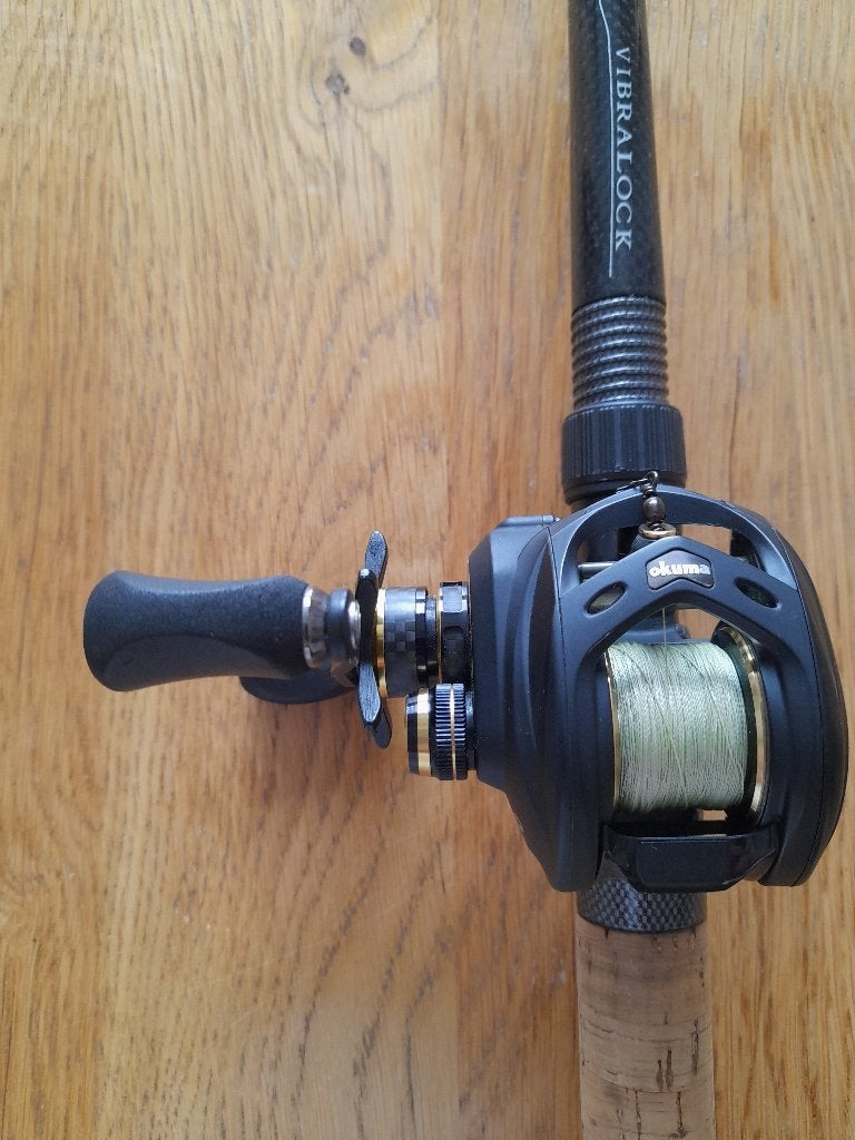 Okuma Helios Air LP HM-273LX LINKSHANDIGE BAITCASTINGREEL, Watersport en Boten, Ophalen of Verzenden, Zo goed als nieuw, Molen