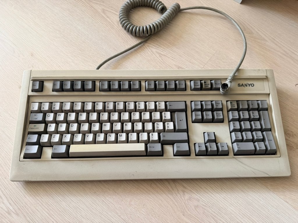 Sanyo toetsenbord XT/AT — 5-pins DIN, Made in Japan — getest, Ophalen of Verzenden
