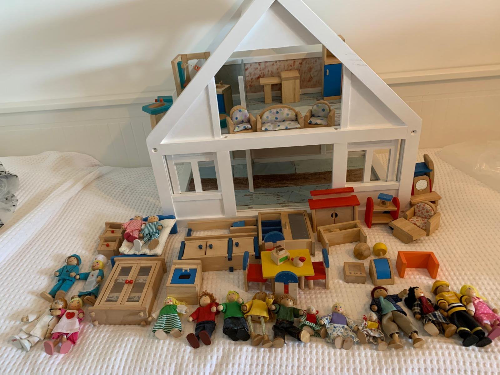 Houten poppenhuis, Kinderen en Baby's, Speelgoed | Poppenhuizen, Ophalen, Zo goed als nieuw, Poppenhuis