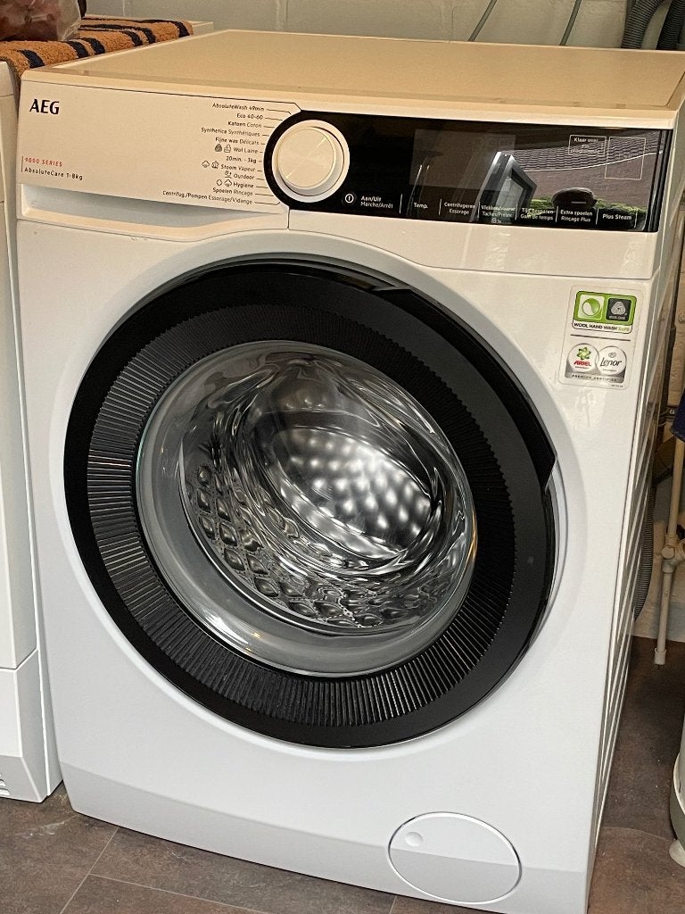 AEG wasmachine LR9586BN4, Witgoed en Apparatuur, Wasmachines, Ophalen, Handwasprogramma, Zo goed als nieuw, Voorlader