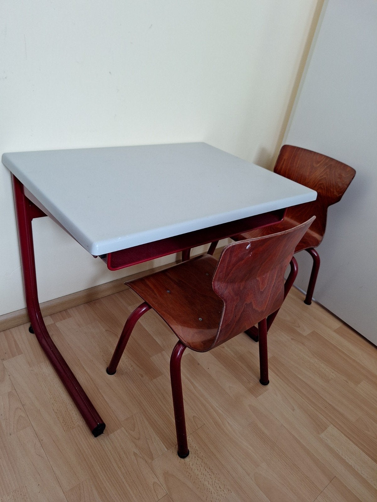 kinder tafel en stoel, Kinderen en Baby's, Ophalen, Zo goed als nieuw, Tafel(s) en Stoel(en)