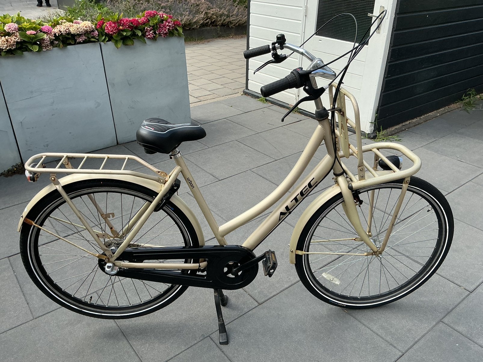28 inch damesfietsen, Ophalen, Gebruikt