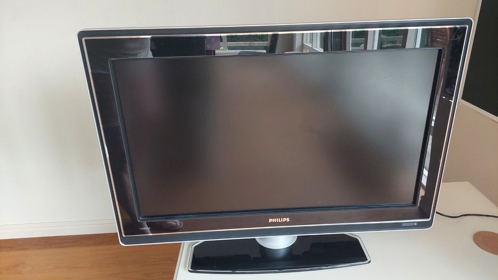 Philips Cineos LCD-TV met Ambilight, Ophalen, Gebruikt, LCD, Philips