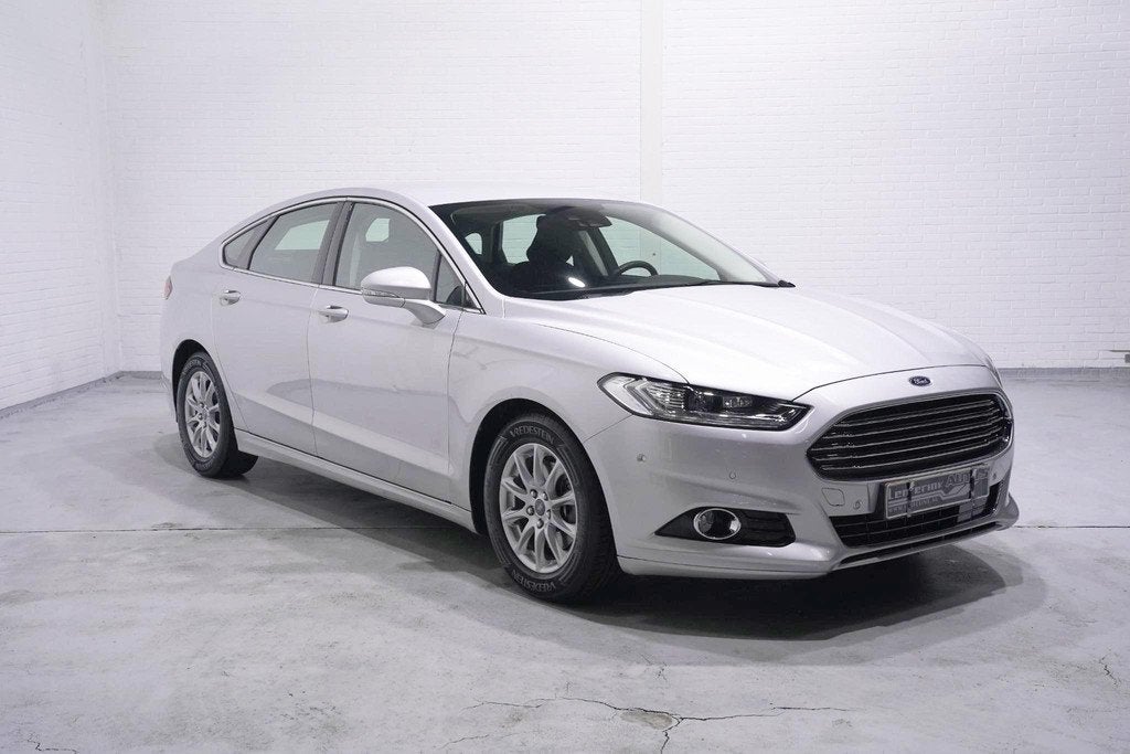 Ford Mondeo 1.5 Titanium NAP Navi Camera Trekhaak Verwarbare, Auto's, Ford, Voorwielaandrijving, Stof, 4 cilinders, Mondeo