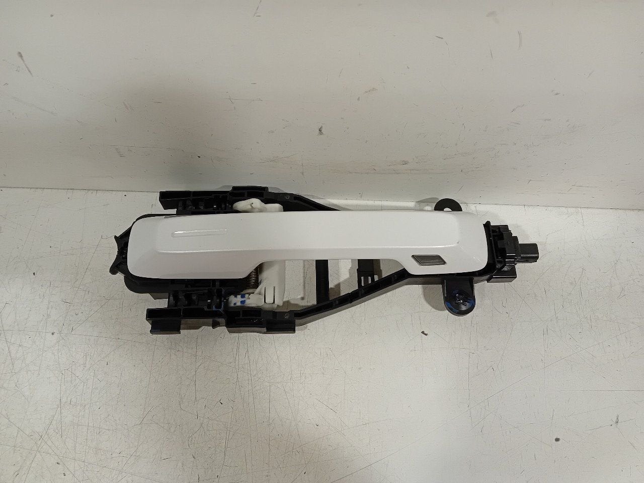 Portiergreep rechts voor Polestar Polestar, Onderdelen@venauto.nl, Van der Ven Autorecycling B.V., Gebruikt, Ettenseweg 76, 4706 PB Roosendaal, The Netherlands