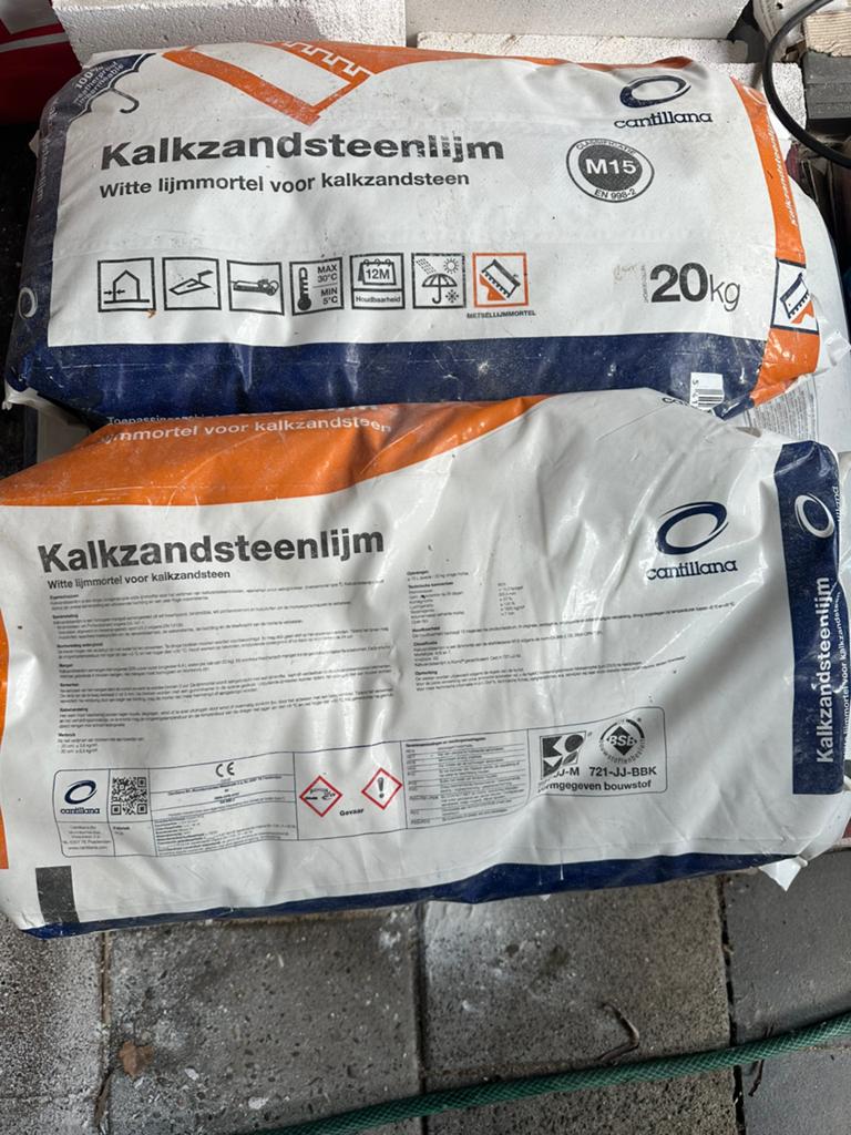 Gratis 4 zakken kalkzandsteen lijm / ytong blokken lijm, Ophalen, Zo goed als nieuw, Kalkzandstenen