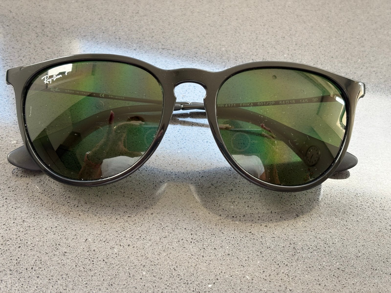 Ray-Ban P Erika Zonnebril - Gepolariseerd, Sieraden, Tassen en Uiterlijk, Zonnebril, Zwart, Ophalen of Verzenden, Zo goed als nieuw