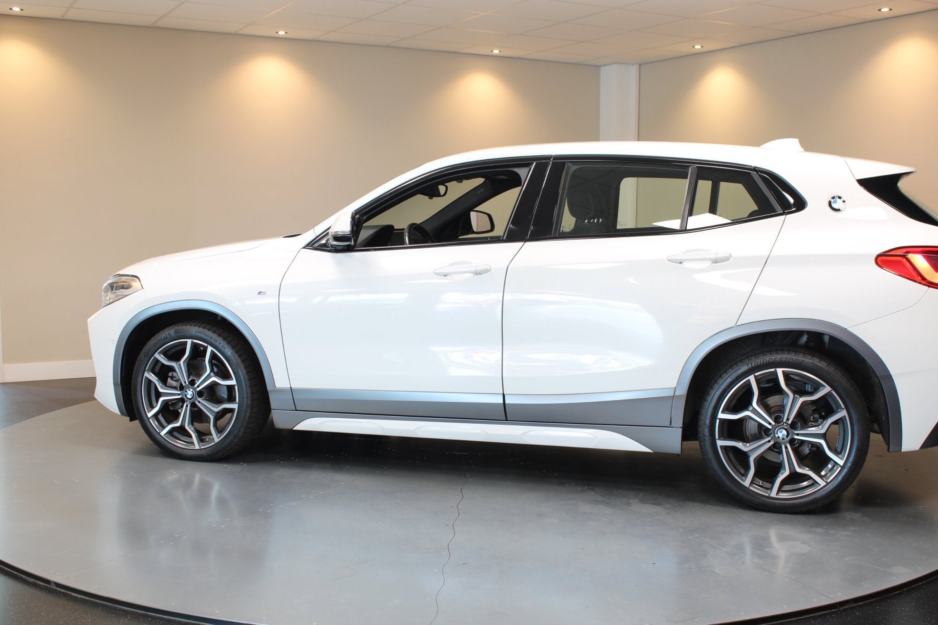 BMW X2 1.8i sDrive Lefhebber Edition *M-Pakket* Automaat|Alc, Auto's, X2, Gebruikt, Euro 6, Alcantara