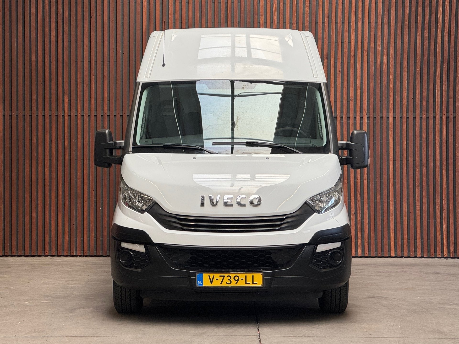 Iveco Daily 35S16V 2.3 H2 AUT CAMERA-CRUISE-TREKHAAK-DAB+, Dealer onderhouden, Gebruikt, Euro 6, Iveco