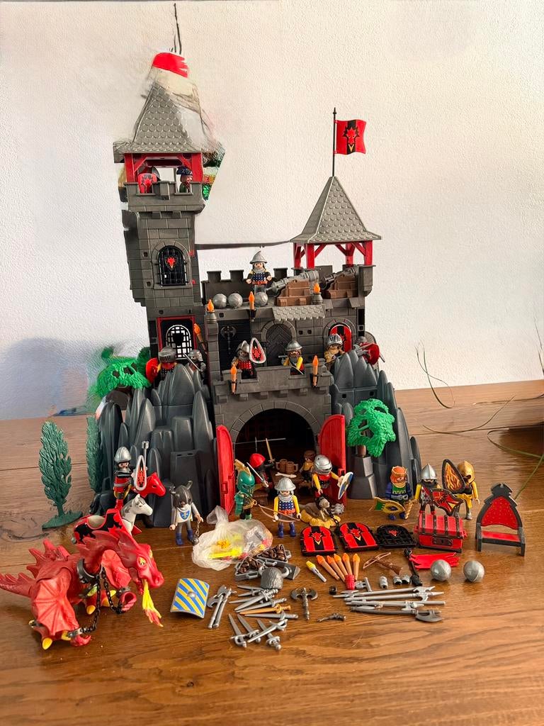 Playmobil kasteel met ridders , draak en veel extra’s, Ophalen, Zo goed als nieuw
