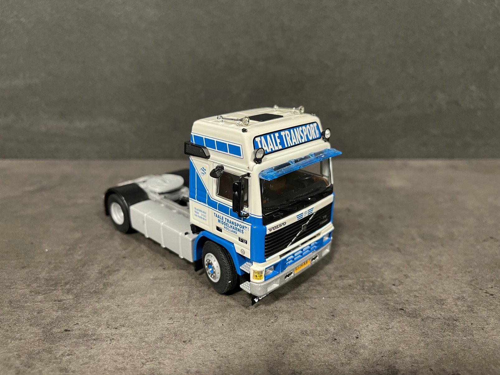 Mooie WSI Volvo F12 trekker Taale Middelharnis b keus, Ophalen of Verzenden, Zo goed als nieuw, Bus of Vrachtwagen, Wsi