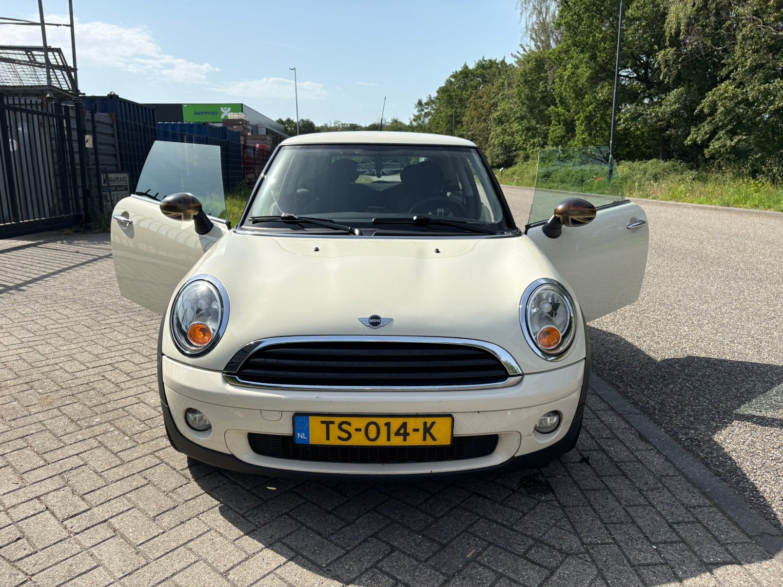 Mini One 1.4 (2010) ~ 180.000km (airco), Auto's, Mini, Voorwielaandrijving, Zwart, 4 cilinders, 4 stoelen