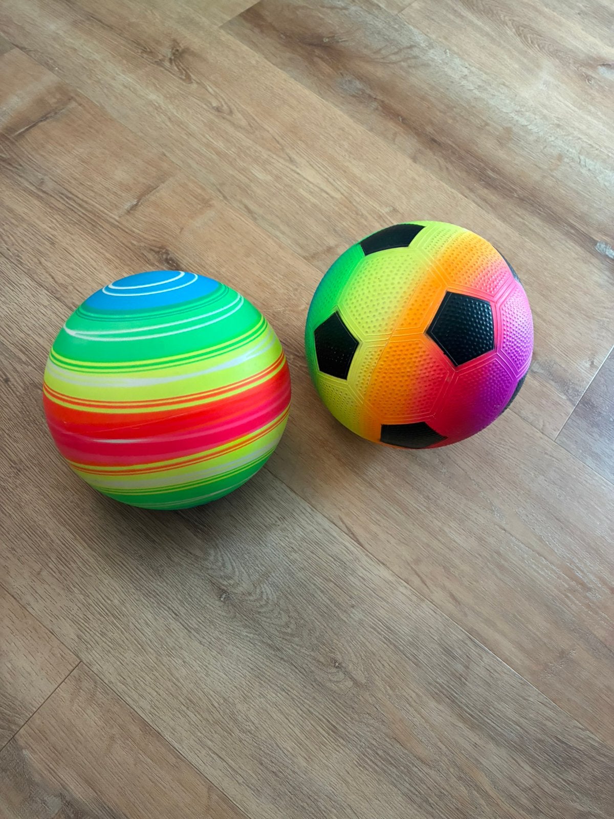 2 stuks ballen bal pvc bal kleuren bal regenboog bal, Ophalen of Verzenden, Zo goed als nieuw