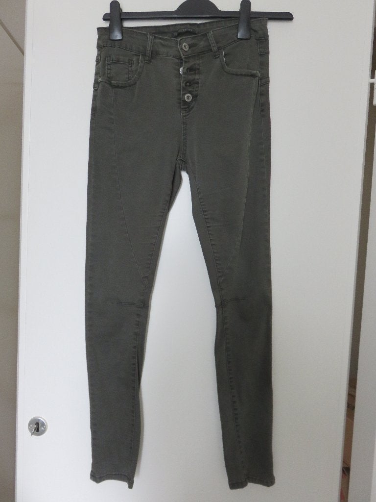 Broek groen Lexxury s 36 zgan nieuwprijs €49,90, Verzenden, Zo goed als nieuw, Lang, Groen