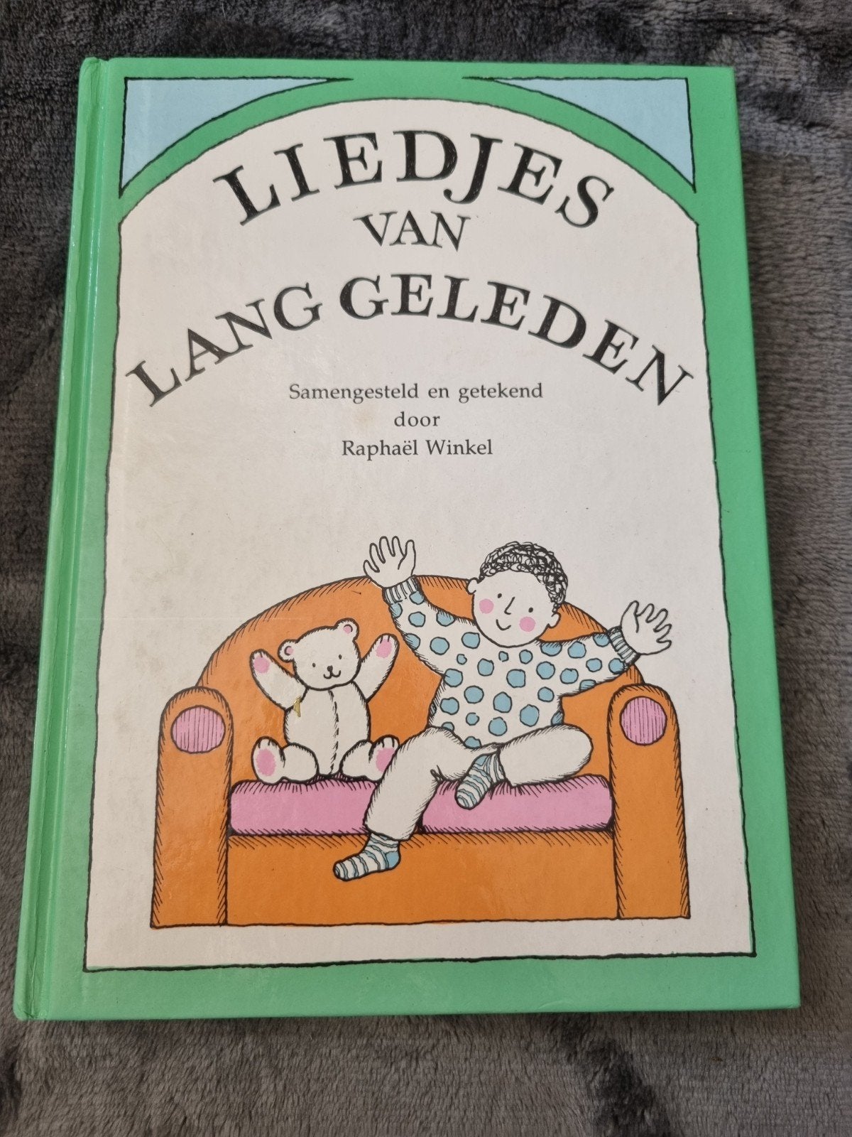 Liedjes van Lang Geleden - Raphaël Winkel, Boeken, Ophalen of Verzenden, Zo goed als nieuw, Raphaël Winkel, Sprookjes
