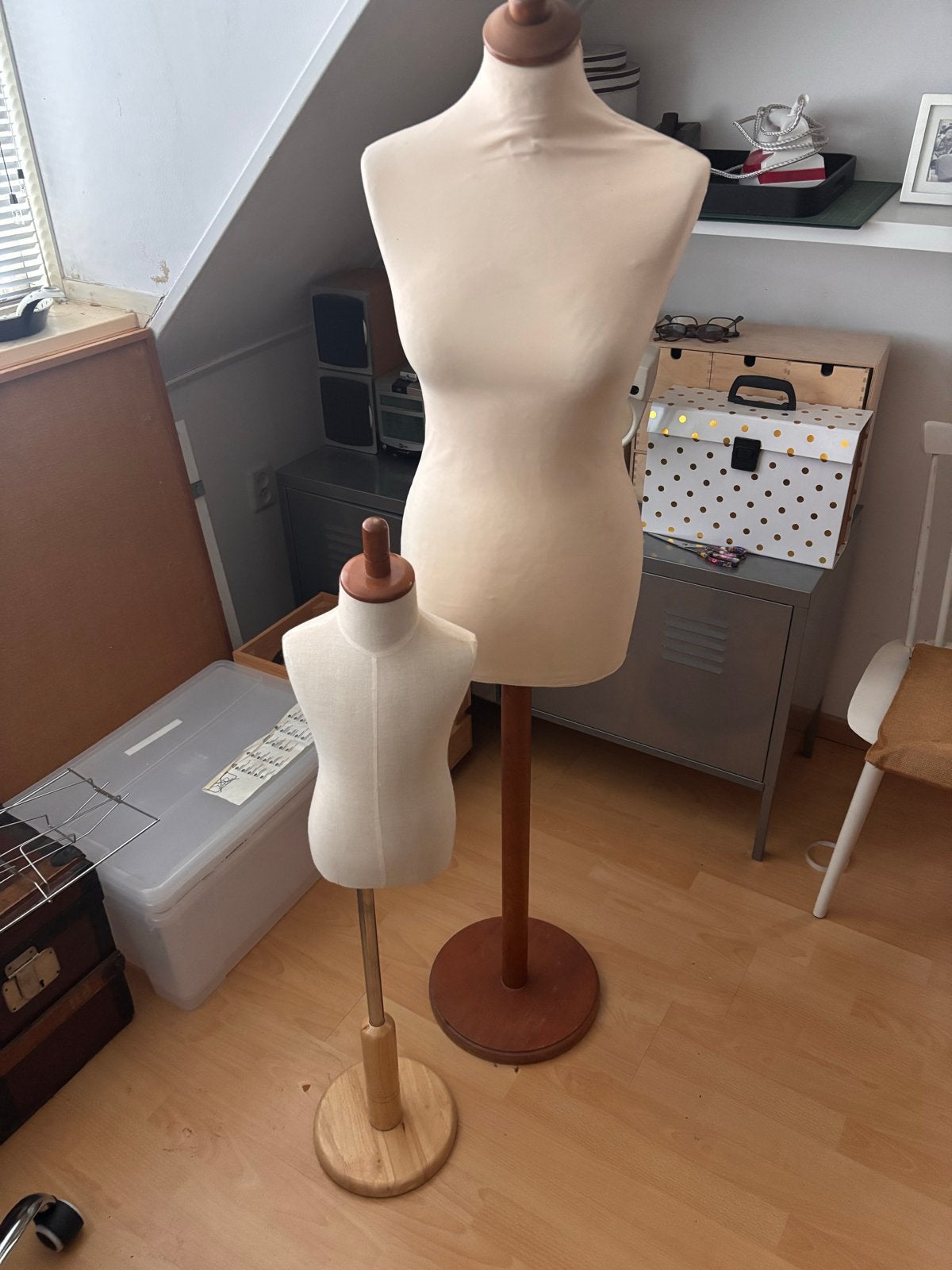 2 paspoppen: vrouw en kind, ideaal voor kledingpresentatie, Ophalen of Verzenden, Gebruikt, Overige typen