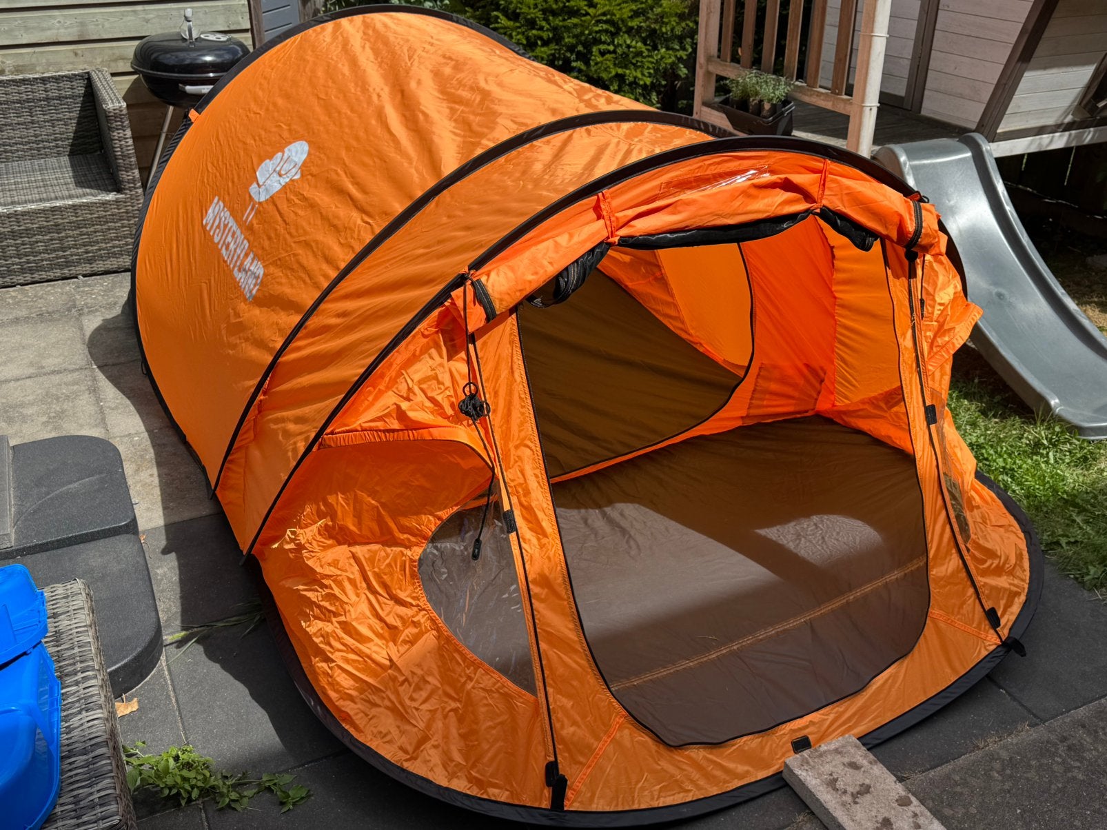 2 persoons tent van Mysteryland 2025. Een weekend gebruikt, Ophalen, Zo goed als nieuw, Tot en met 2