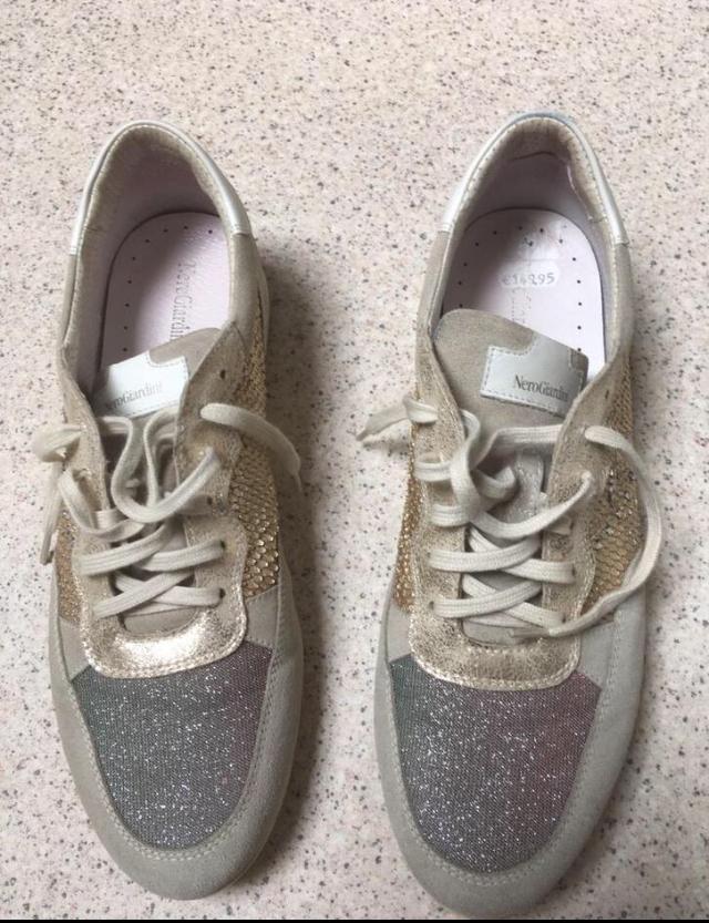 Nero Giardini Lichtbeige/Gouden Sneakers Maat 41 ZGAN, Beige, Ophalen of Verzenden, Sneakers of Gympen, Zo goed als nieuw