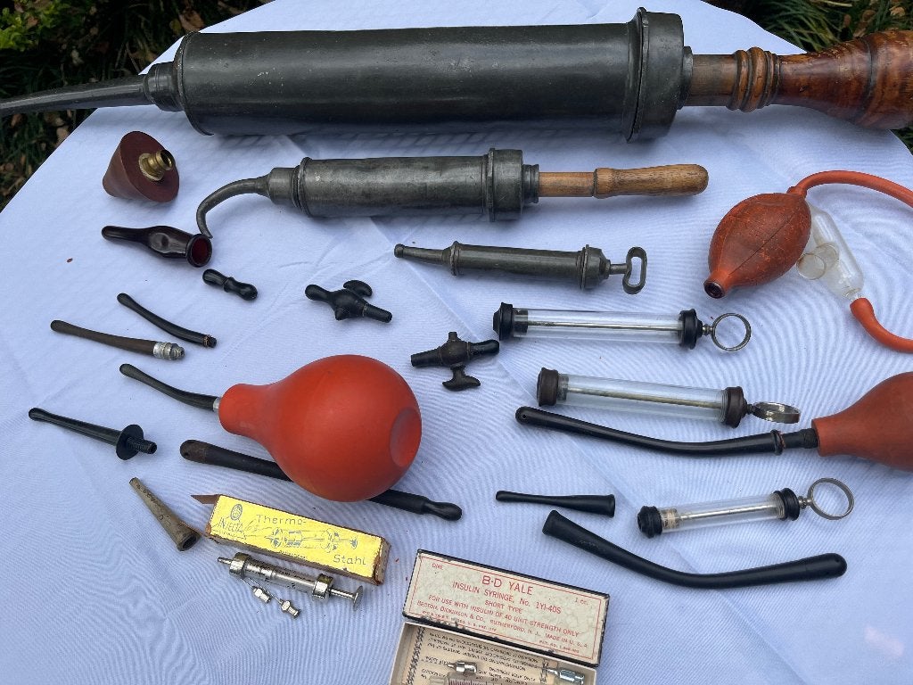 Antiek tinnen dokters-instrumentarium, Ophalen