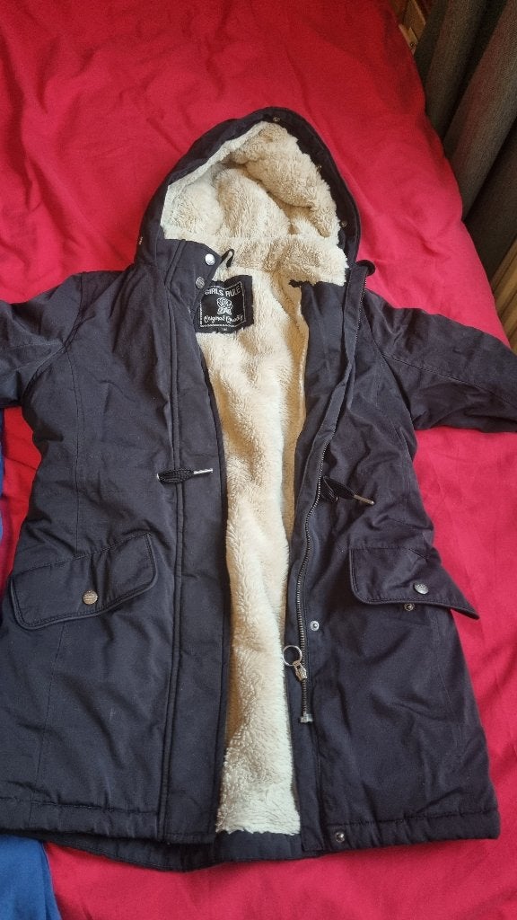 Lekkere warme en stoere winterjas meisje 146, valt als 152, Gebruikt, C&A, Meisje, Ophalen of Verzenden