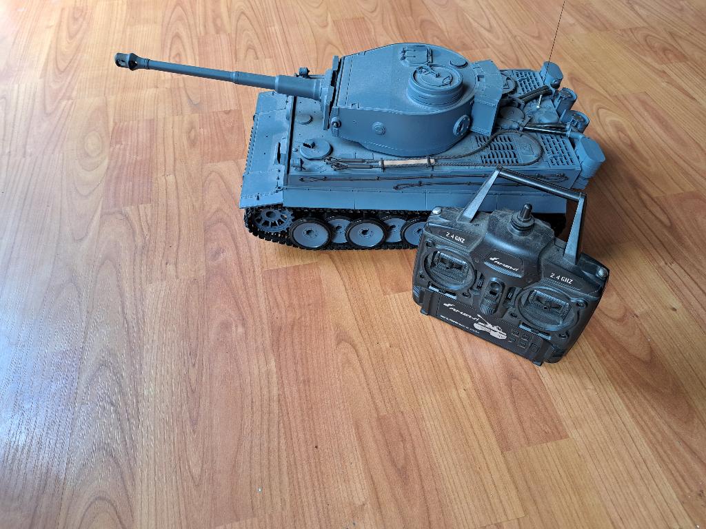 r.c tank tiger 1., Overige merken, Tank, 1:32 tot 1:50, Ophalen of Verzenden