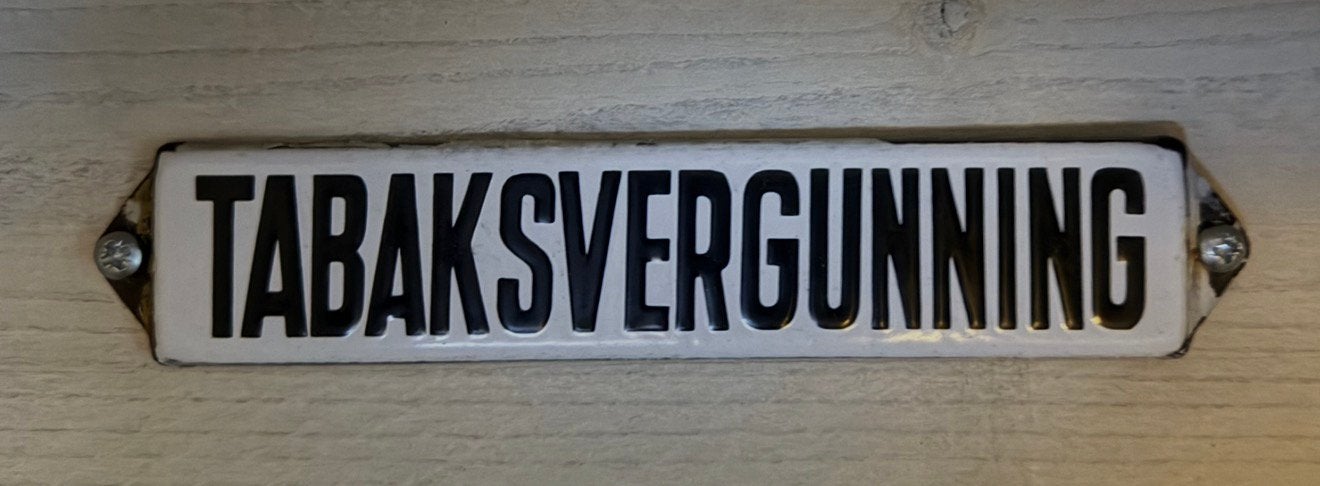 Zeer mooie emaille bord 'TABAKSVERGUNNING', Ophalen