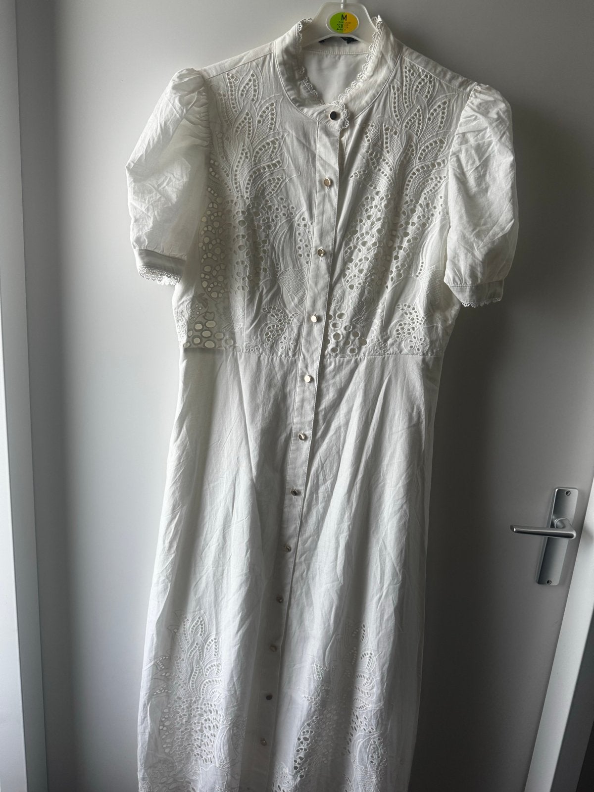 Nieuwe witte jurk met borduursel - Maat L, Kleding | Dames, Wit, Maat 42/44 (L), Nieuw, Ophalen of Verzenden